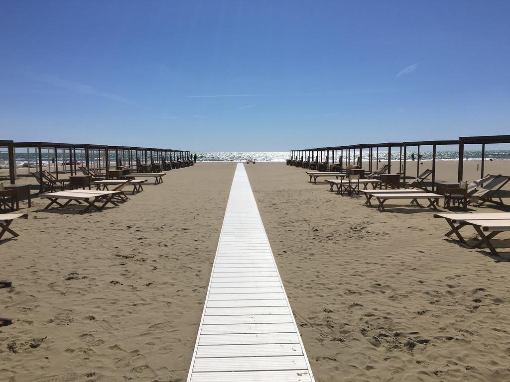 Stunning Apartment 300Mt By The Sea Forte Dei Marmi Kamer foto